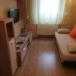 Agnes Vendeghaz غيولا