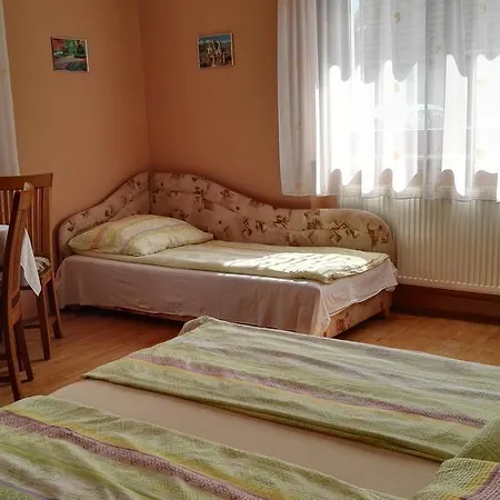 Agnes Vendeghaz Apartment *